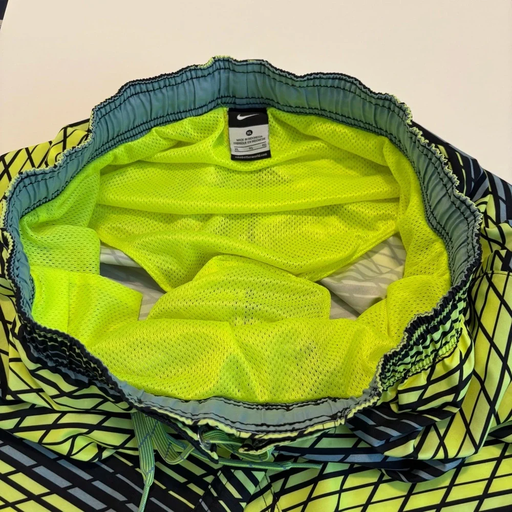 Nike Men's Swim‎ Trunks – XL – Neon Yellow / Green